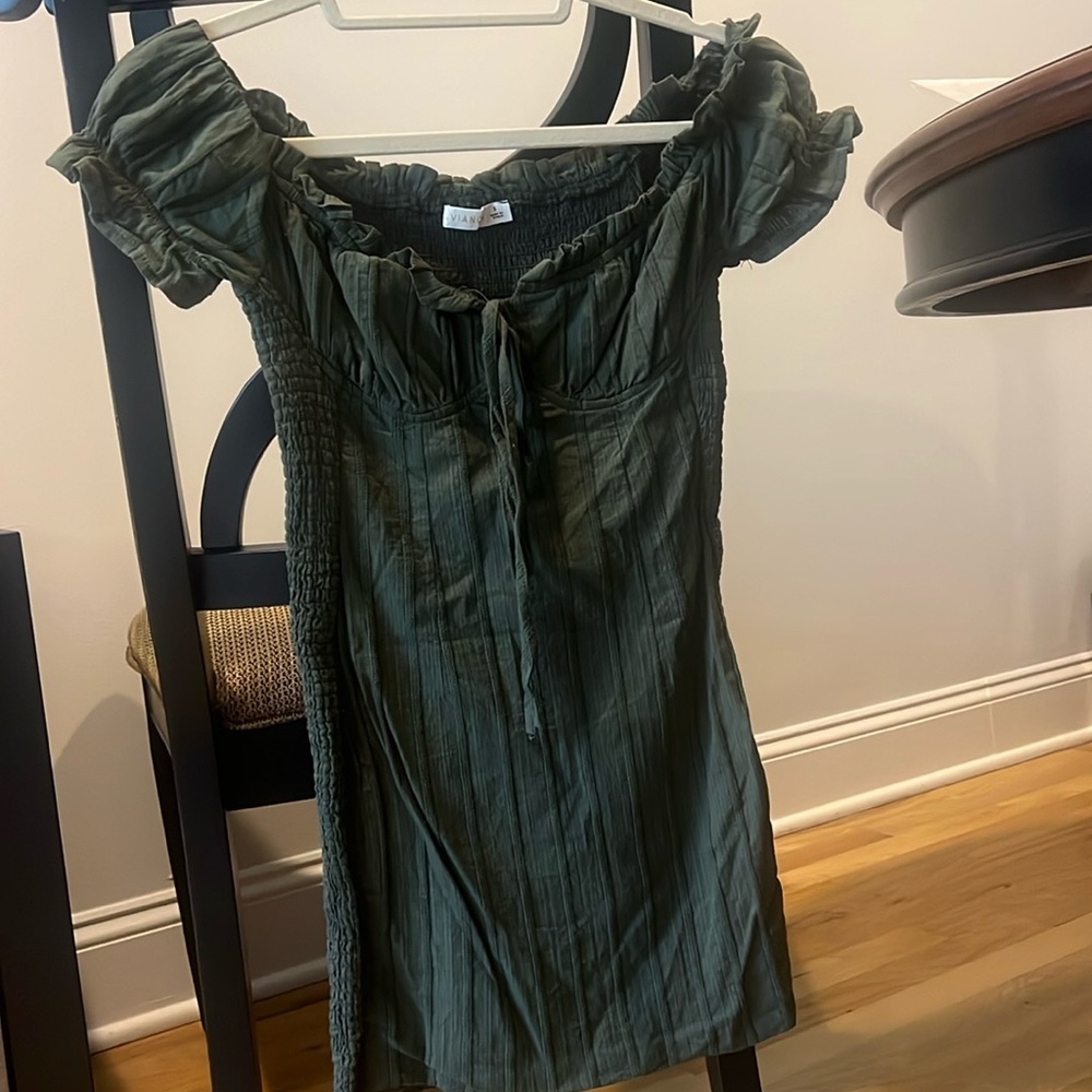 Mini Dress 🤍 - Picture 2 of 4